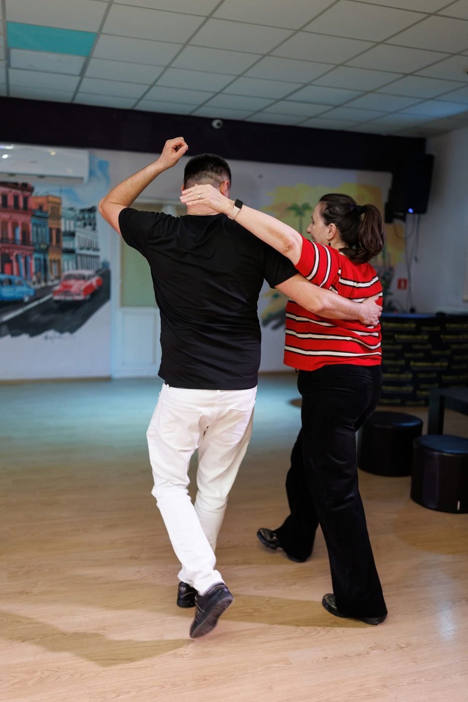 Bailando Contigo