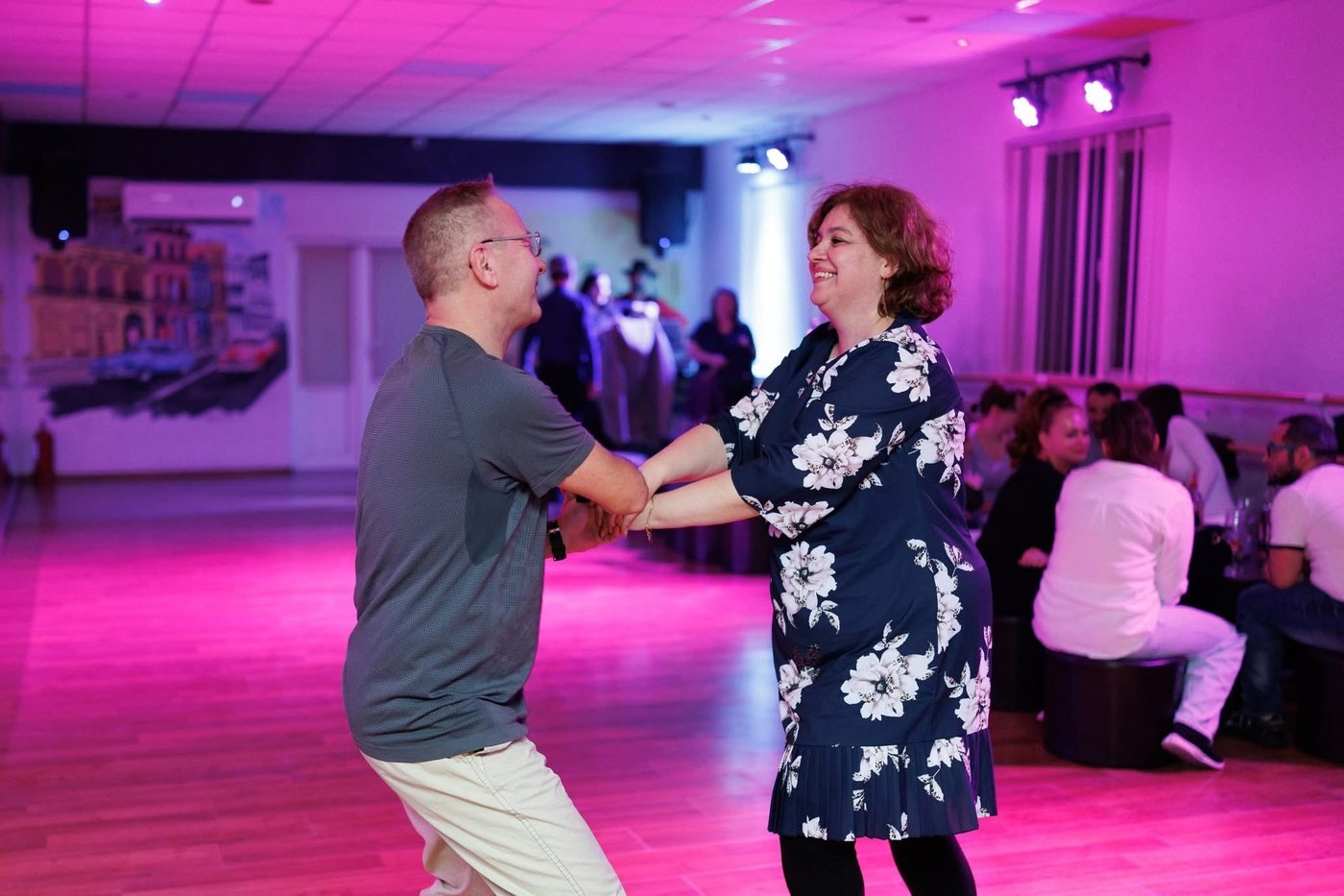 Bailando Contigo