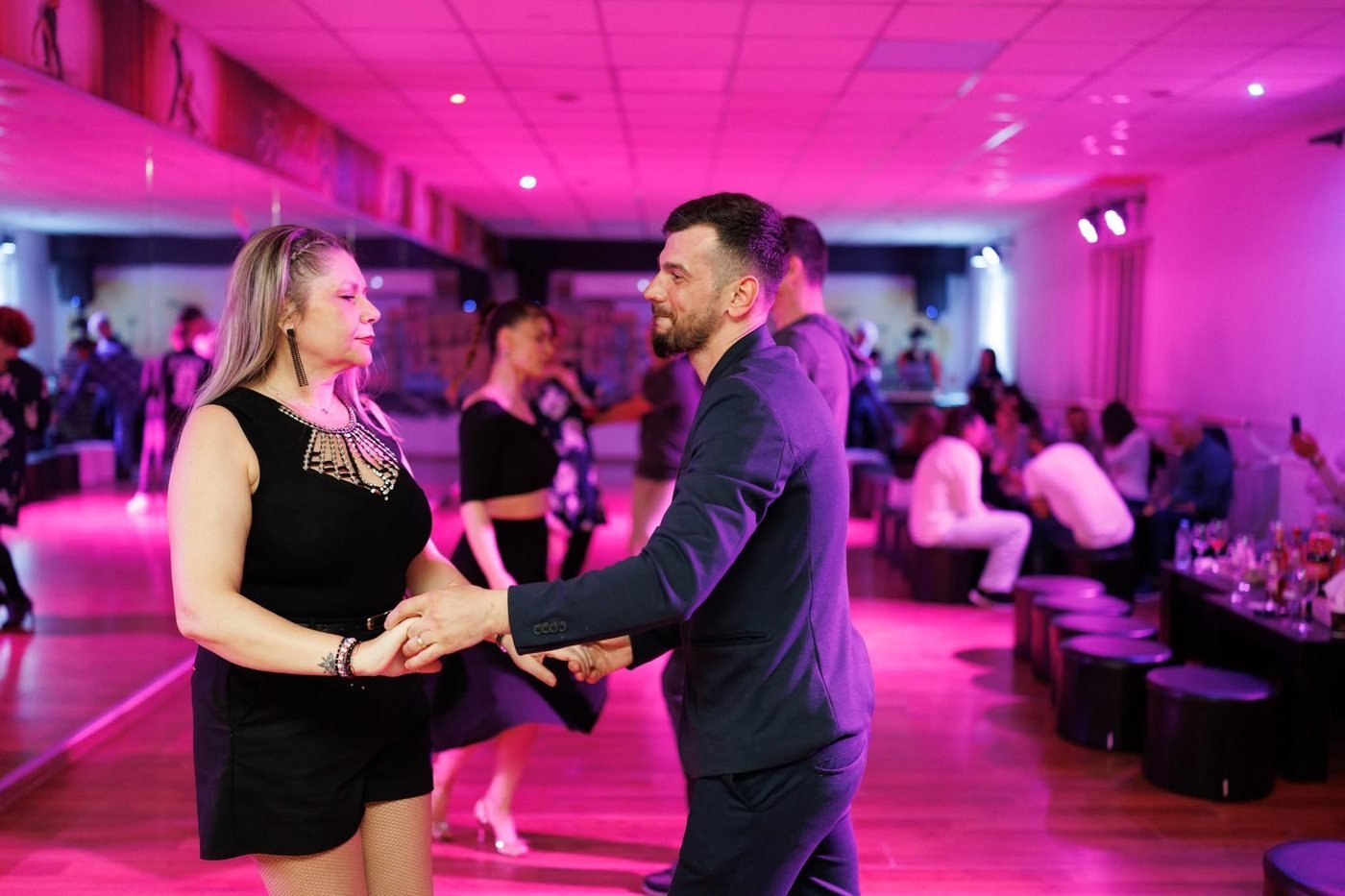 Bailando Contigo