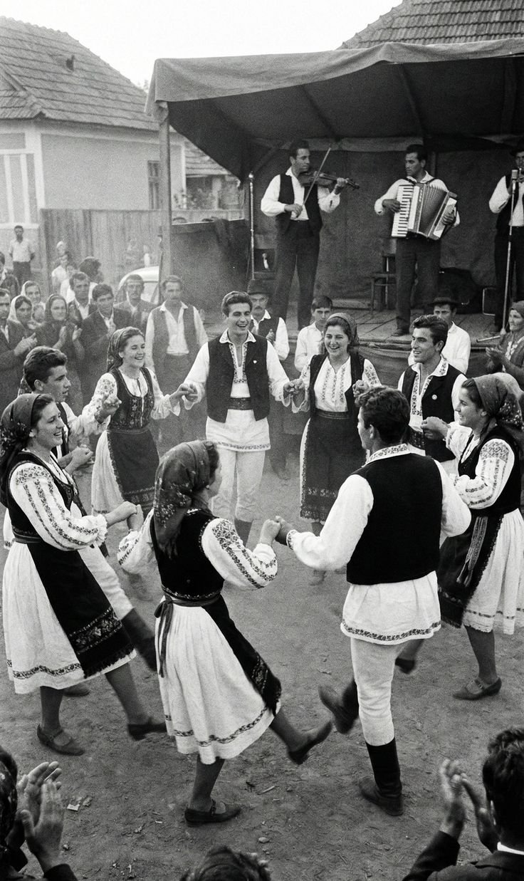 Dansuri Populare
